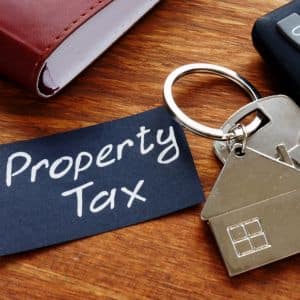 Who Pays Taxes on the Sale of a House in Florida